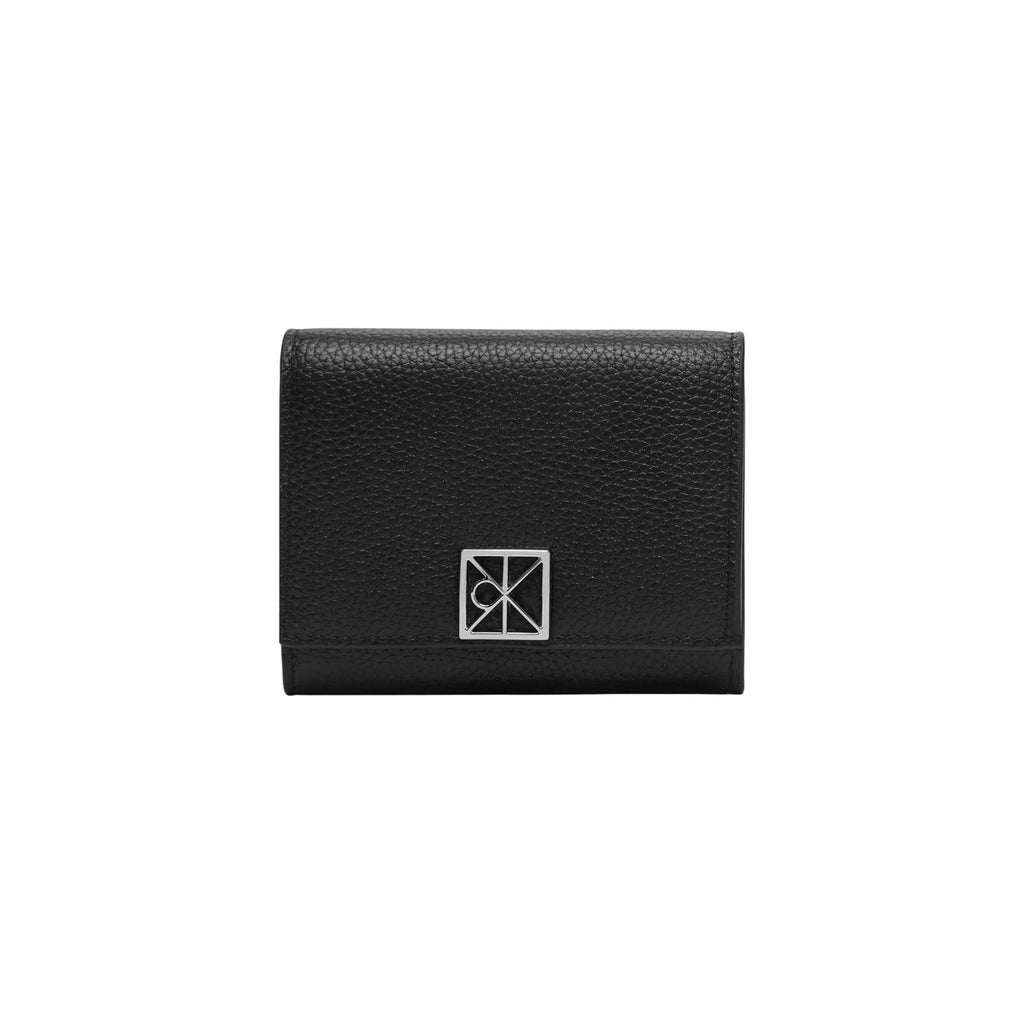 Calvin Klein women's wallet EMBLEM HW PEBBLE TRIFOLD W/ZIP, black